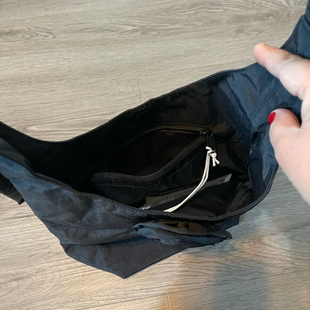 NWT Baggu x urban outfitters rosette small Black Women's Bag - Picture 4 of 6